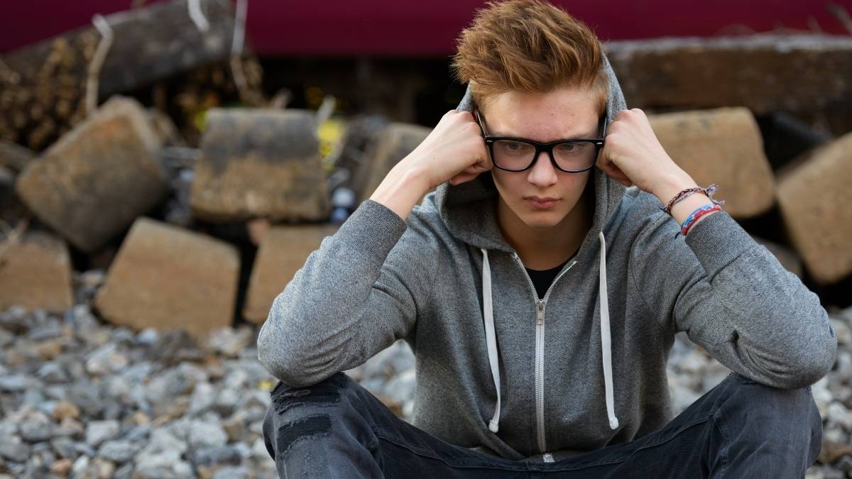 5 Hidden Reasons Men Feel Like They're Failing