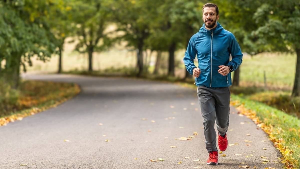 7 Science-Backed Benefits of Your Daily 10-Minute Walk