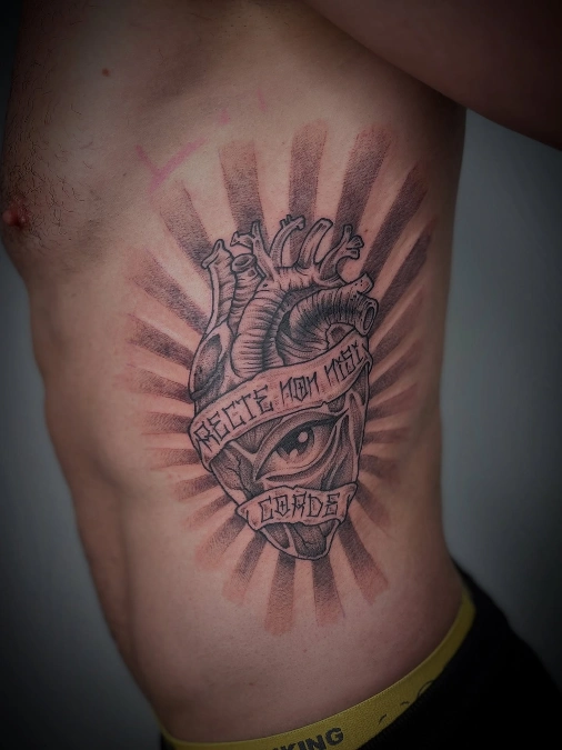 Anatomical Heart with Radiating Sunburst Shading