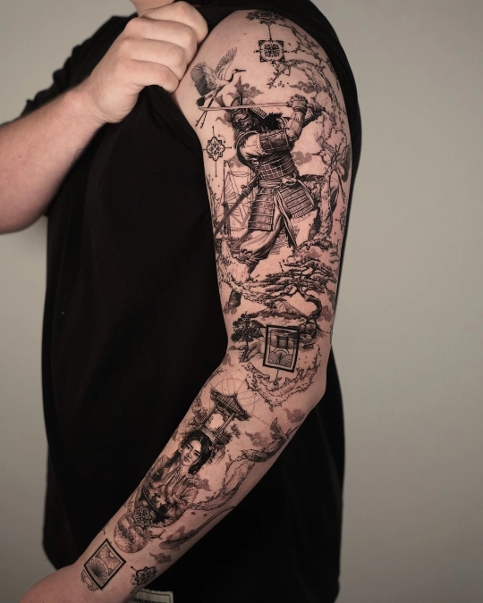 Fine Line Samurai And Geometric Frame Sleeve