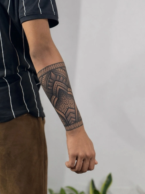  Heavy Geometric Borders And Structured Mandala Cuffs