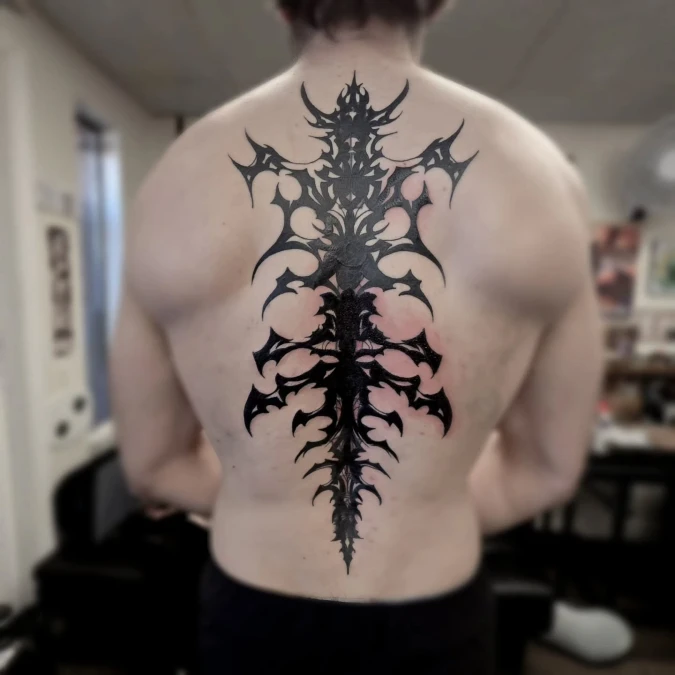 Heavy Symmetrical Gothic Spine Ink