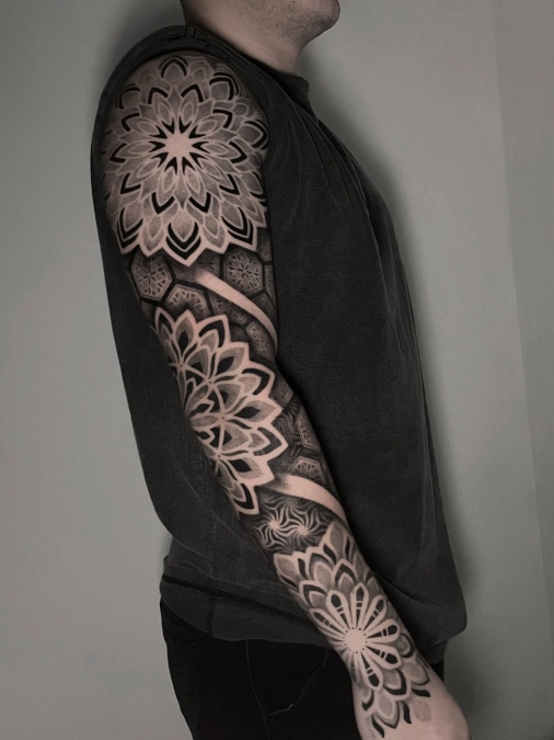 High Contrast Mandalas and Sweeping Skin Breaks