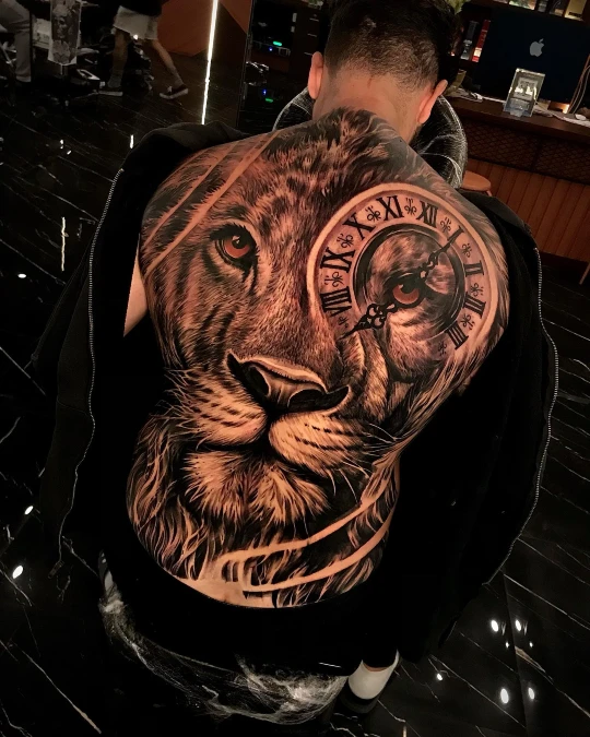 Hyper Realistic Lion And Roman Numeral Clock
