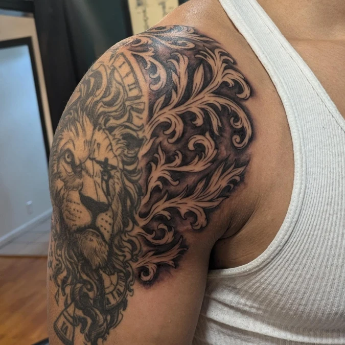 Lion and Ornamental Leaf Shoulder Wrap
