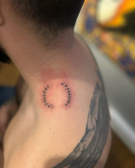 Minimalist Bite Mark Shoulder Detail