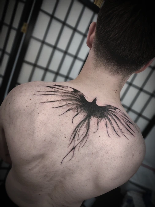 Minimalist Silhouette and Dispersed Ink