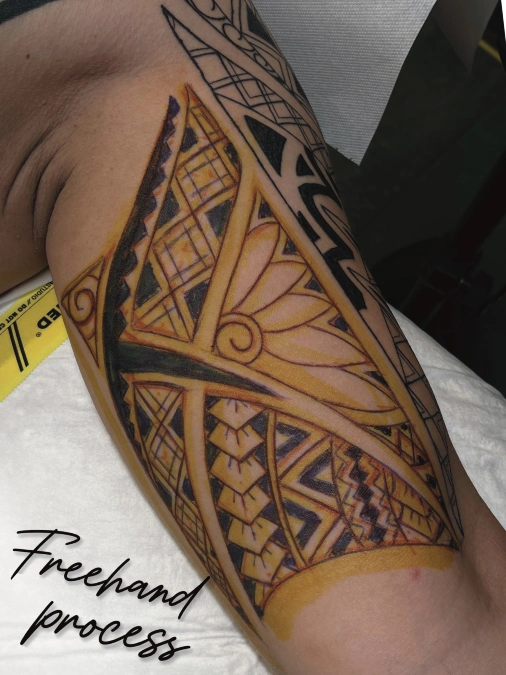Structured Geometric Tribal Weave