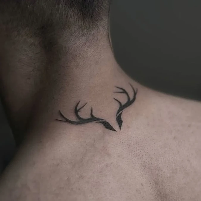 Symmetrical Antler Neck Placement