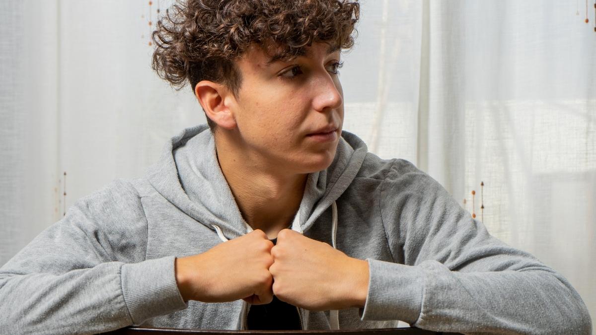 Why Men Shut Down Emotionally (And What It Really Means)