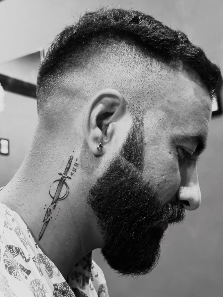 Minimalist Fine Line Dagger Portrait